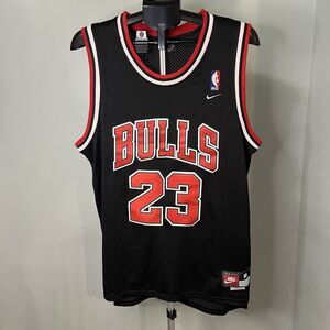 Michael Jordan Nike Chicago Bulls NBA Jersey Vintage, Size Medium